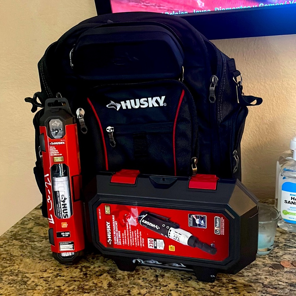 Husky backpack- 1/4 inch drive torque wrench, 12 V chargeable cordless ratchet
